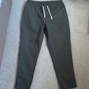 Vuori- WOMEN'S VINTAGE RIPSTOP PANT  Green army/ olive  color size M